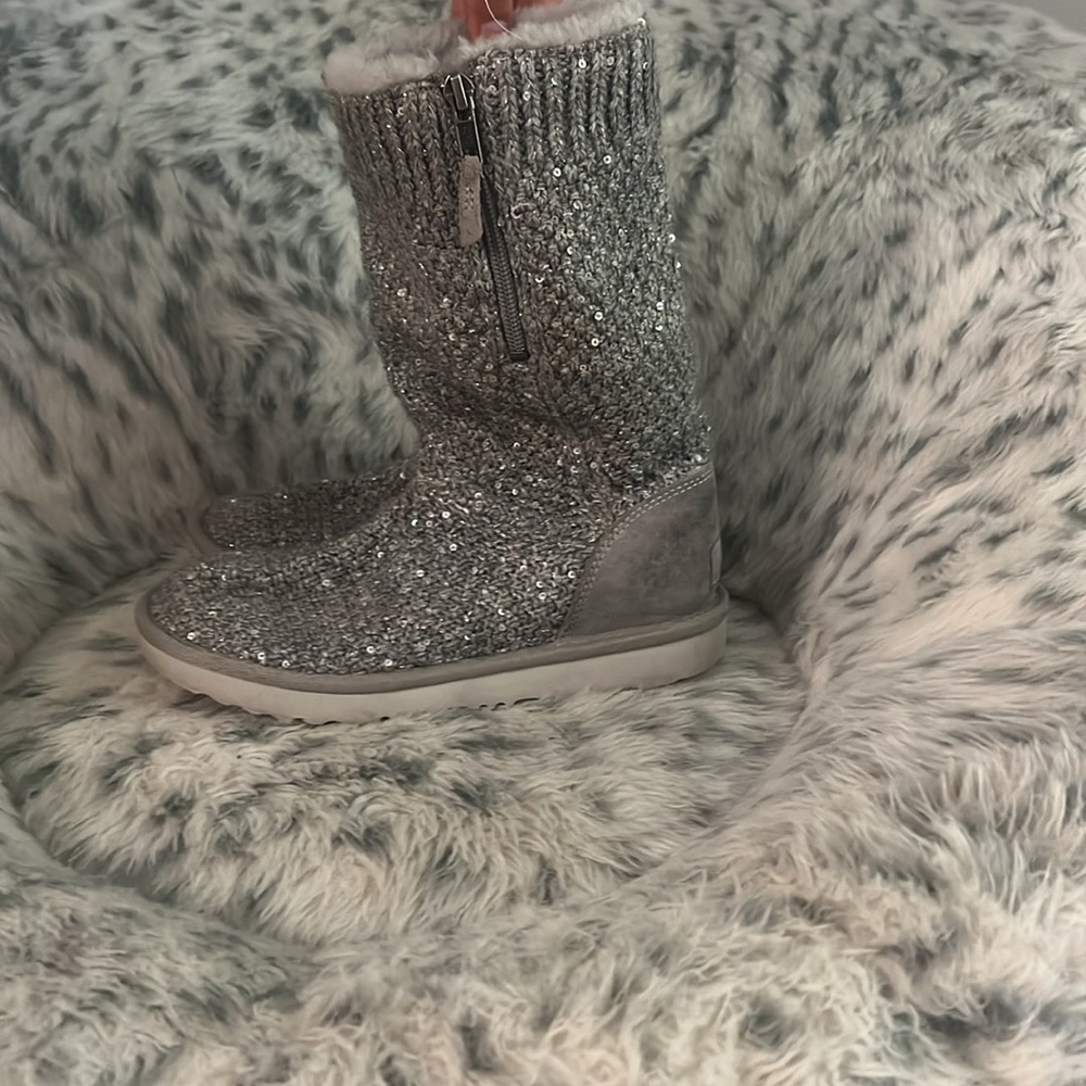 UGG Sparkling Gray Knit Boots - Picture 4 of 6